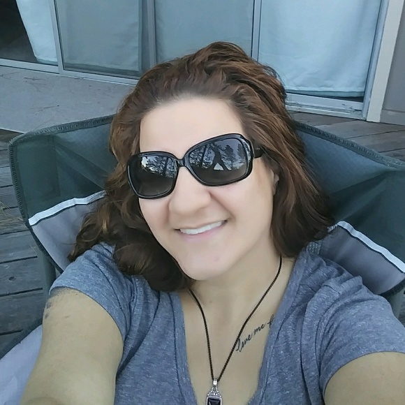 Meet your Posher, Amanda - Picture 1 of 1